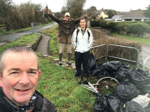 Heanton litter picking